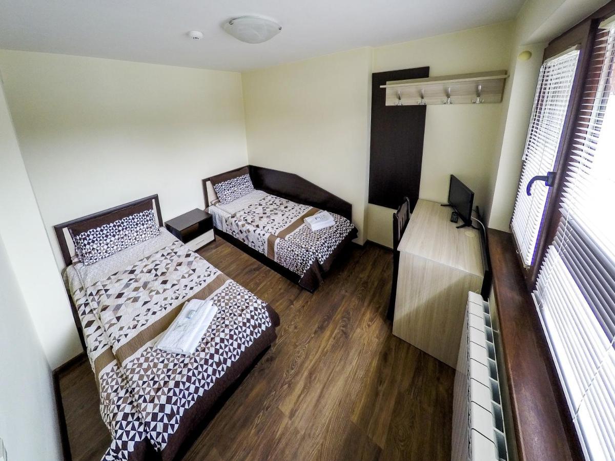 Divna Guest House Dospat Exterior photo