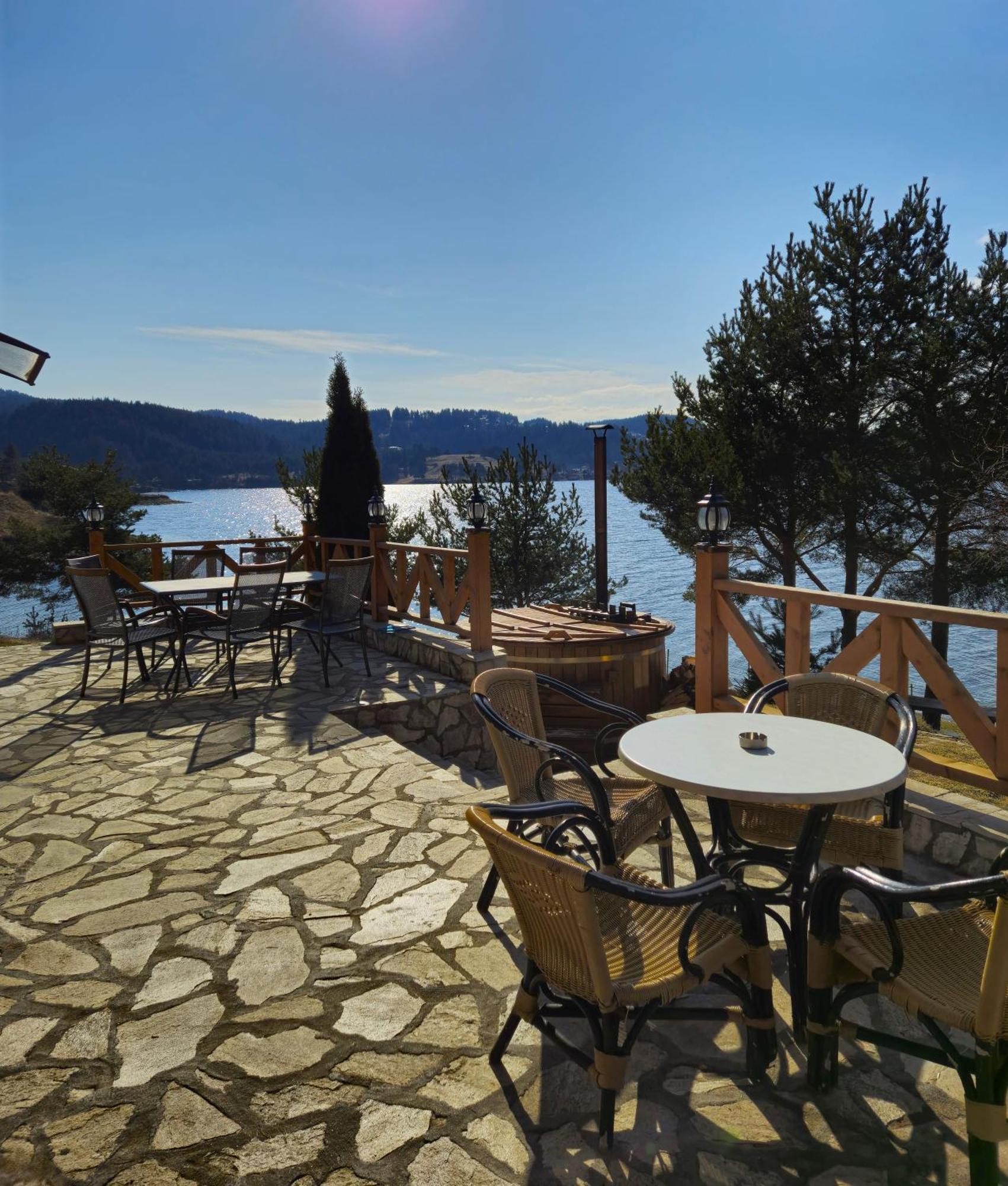 Divna Guest House Dospat Exterior photo