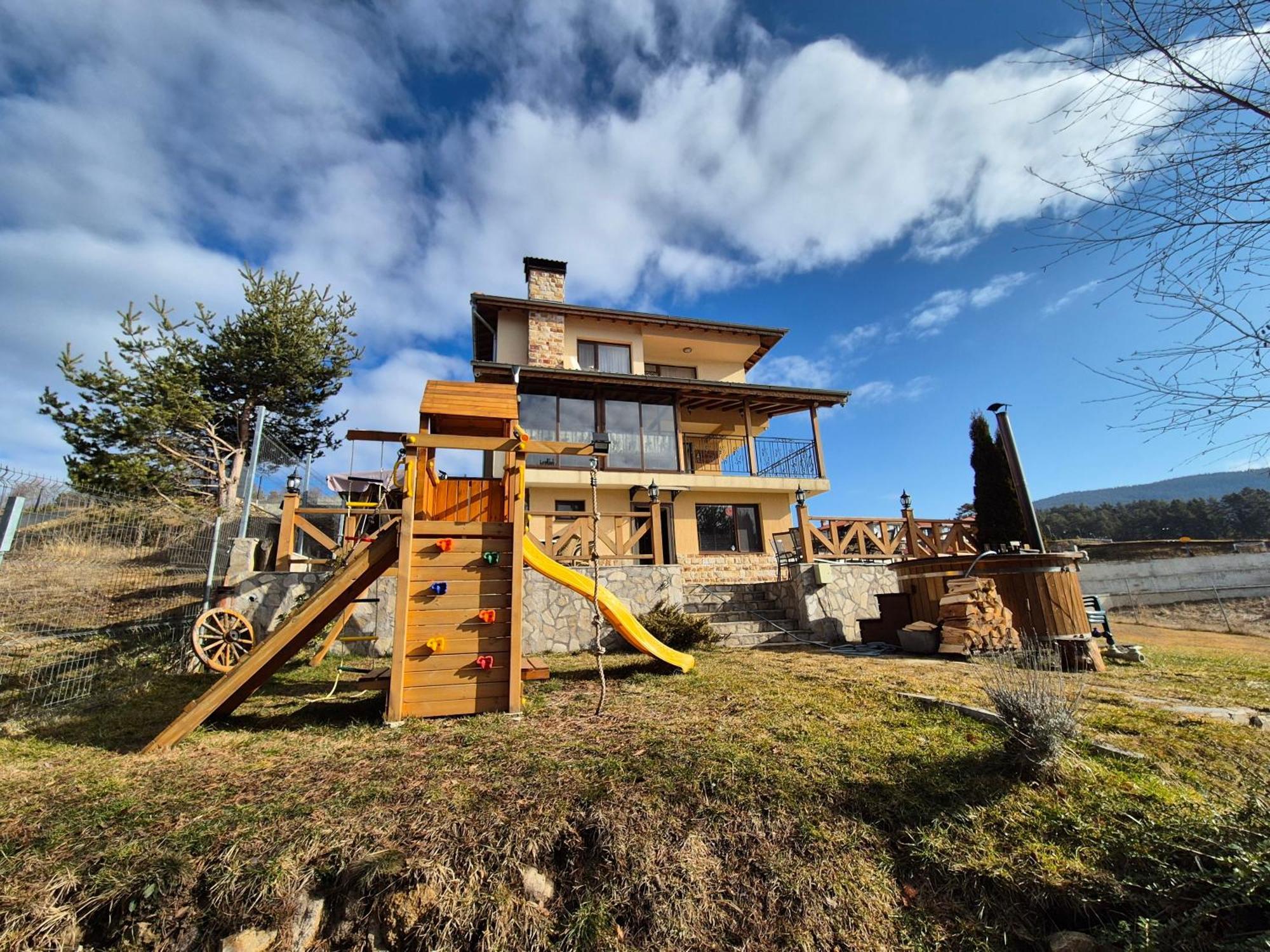 Divna Guest House Dospat Exterior photo