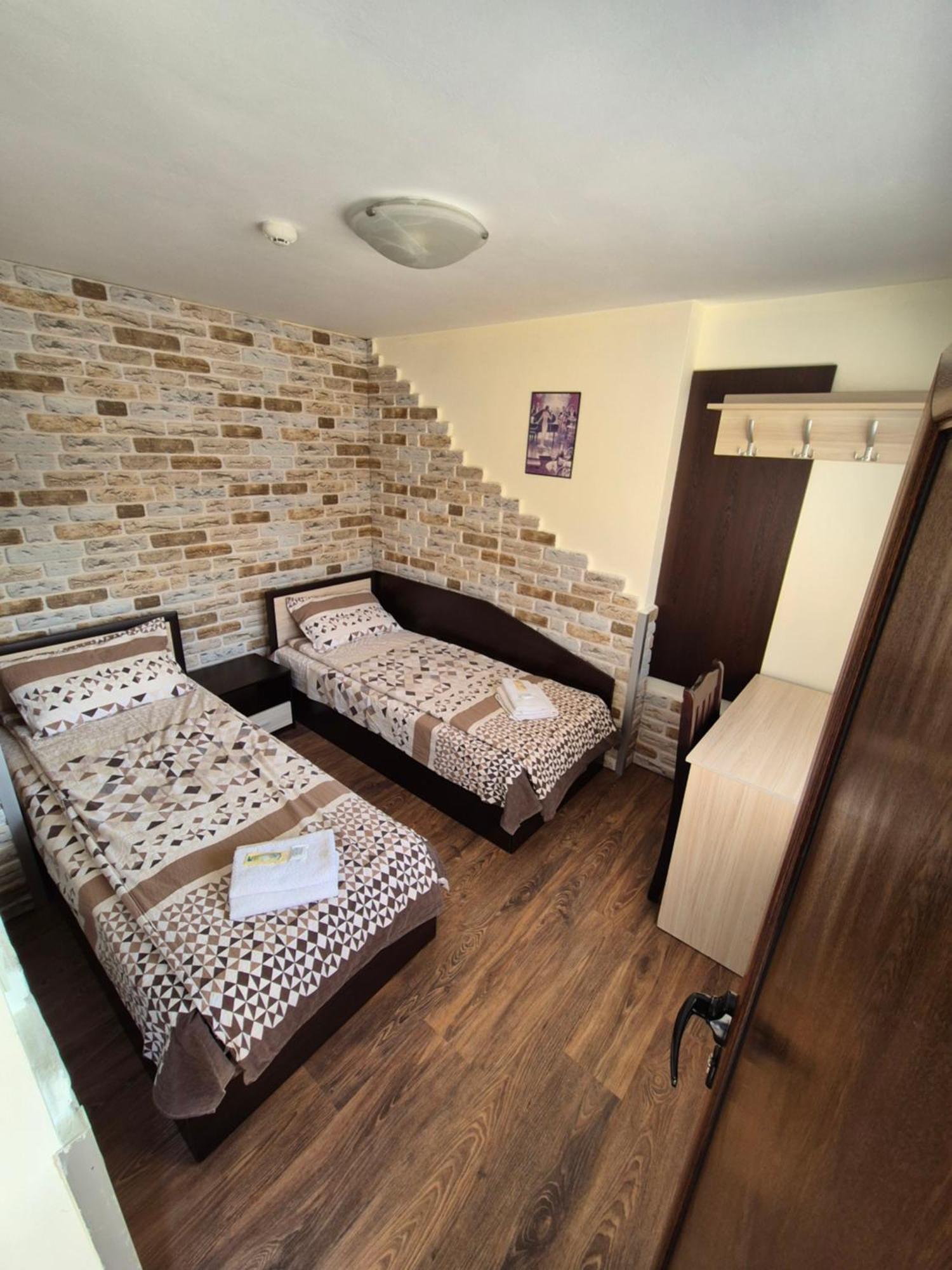 Divna Guest House Dospat Exterior photo