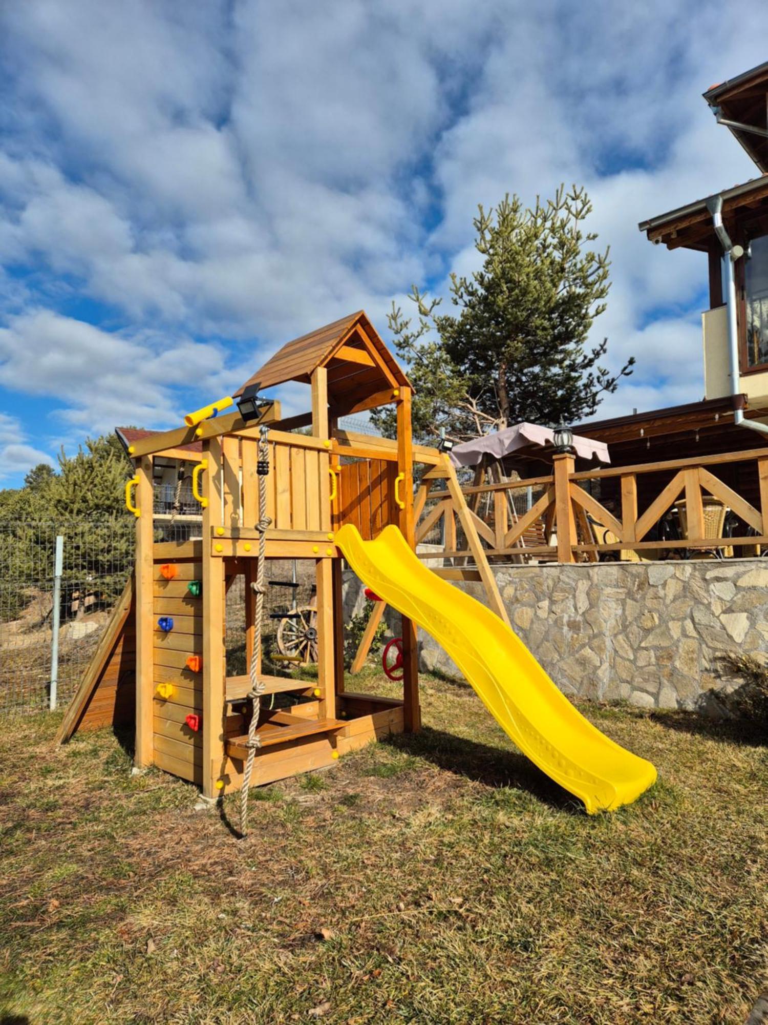 Divna Guest House Dospat Exterior photo