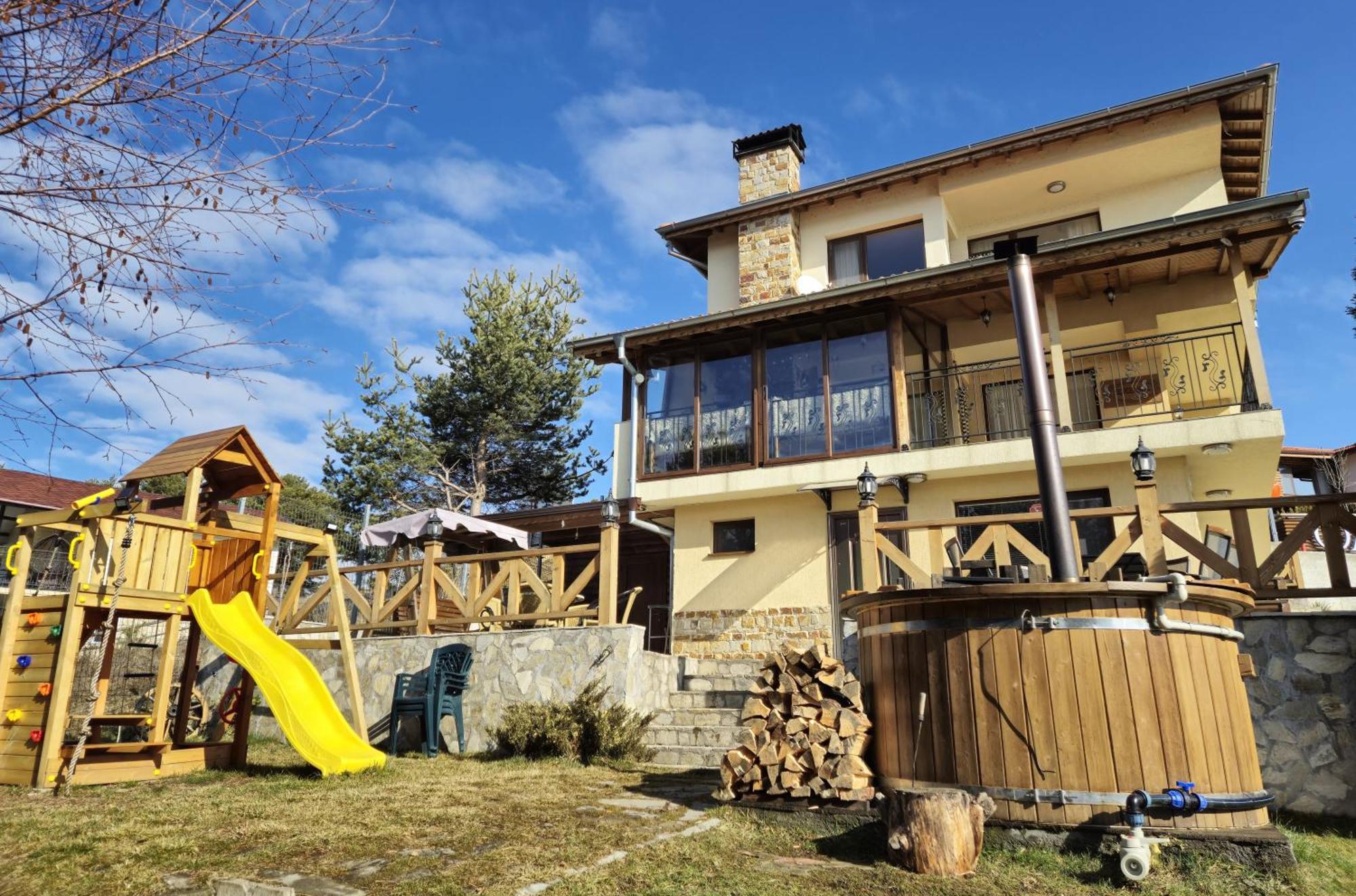 Divna Guest House Dospat Exterior photo