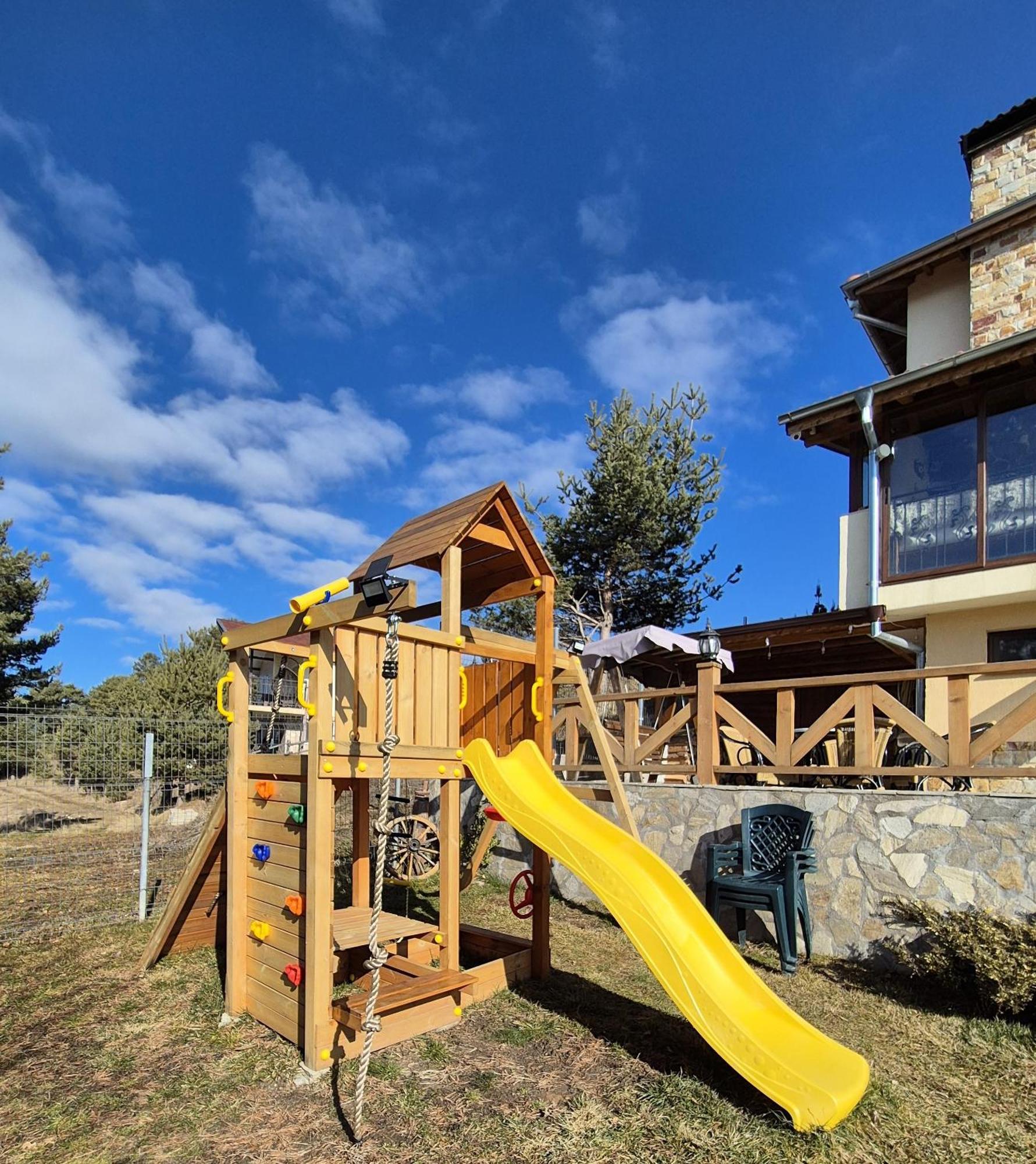 Divna Guest House Dospat Exterior photo