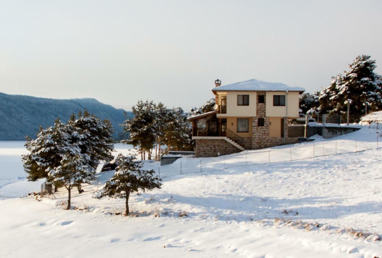 Divna Guest House Dospat Exterior photo